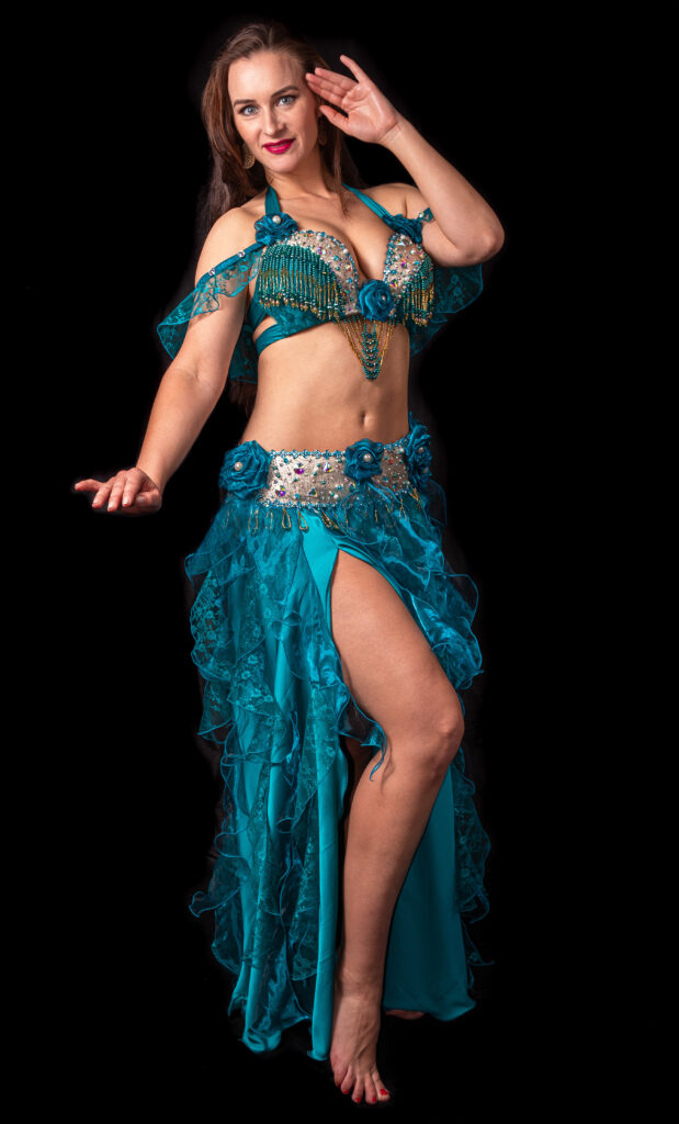 Polina dance costume design. Inspiration, no link  Danse du ventre, Costume  danse orientale, Robe fantaisie
